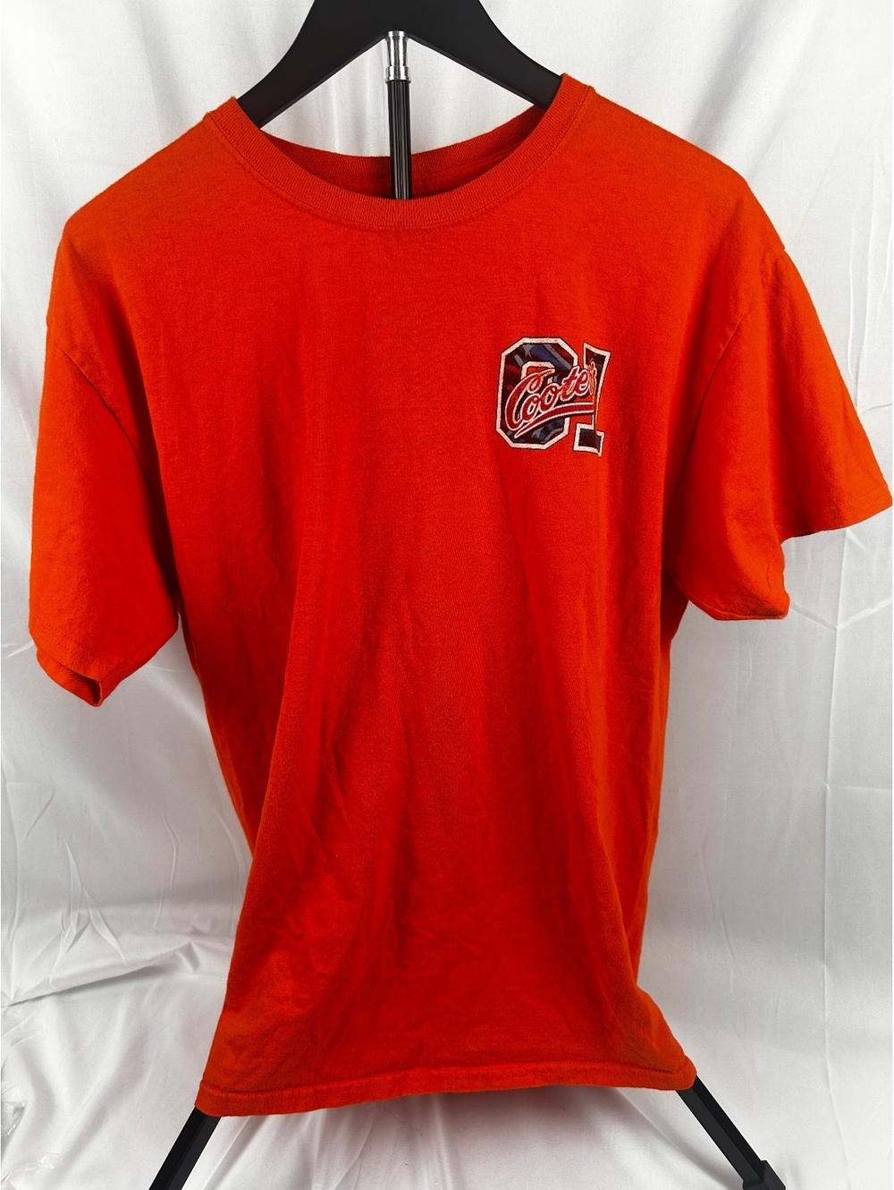 Men's Orange Graphic T-Shirt with Classic Car and '01' Design, Size Medium